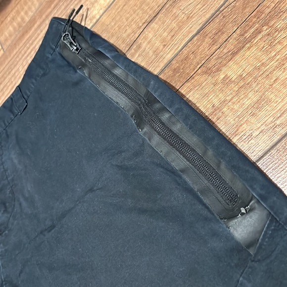 Black button up nike shorts - Picture 2 of 3